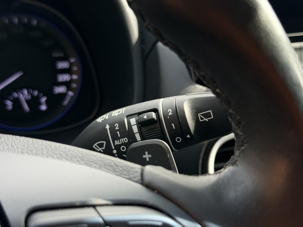 Hyundai Kona 1.6 gdi hev premium two-tone | carplay | camera | cruise contr