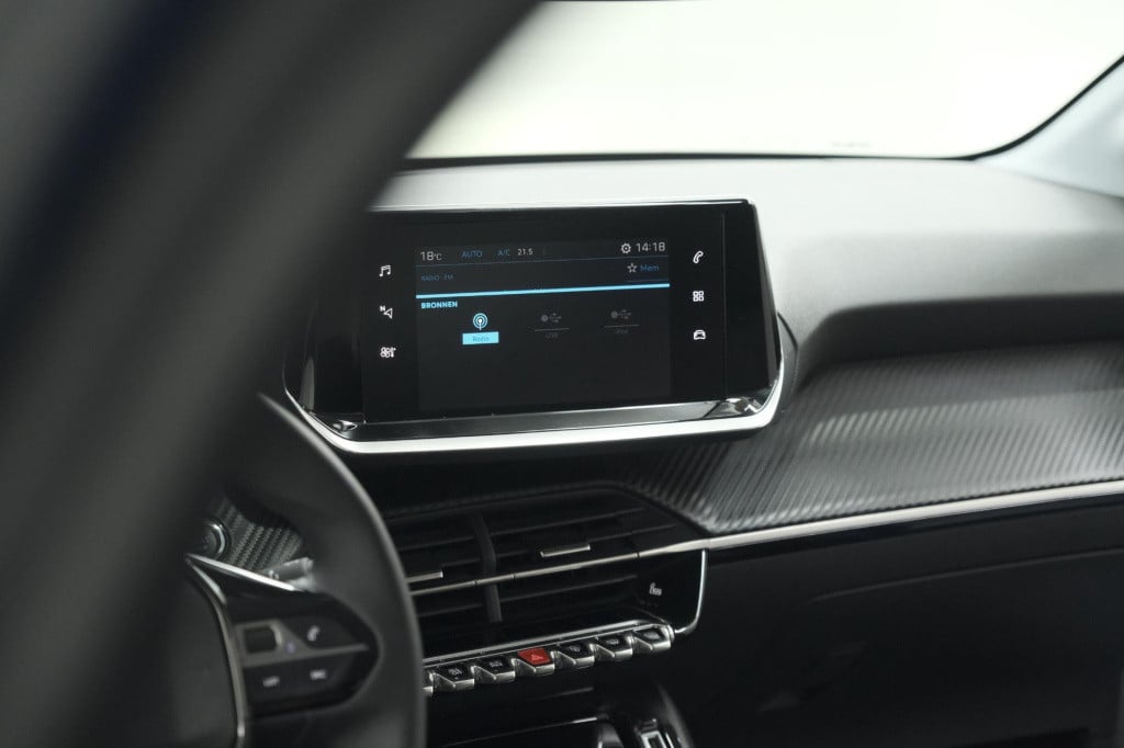 Peugeot 208 puretech 100 allure | adaptieve cruise control | camera | apple