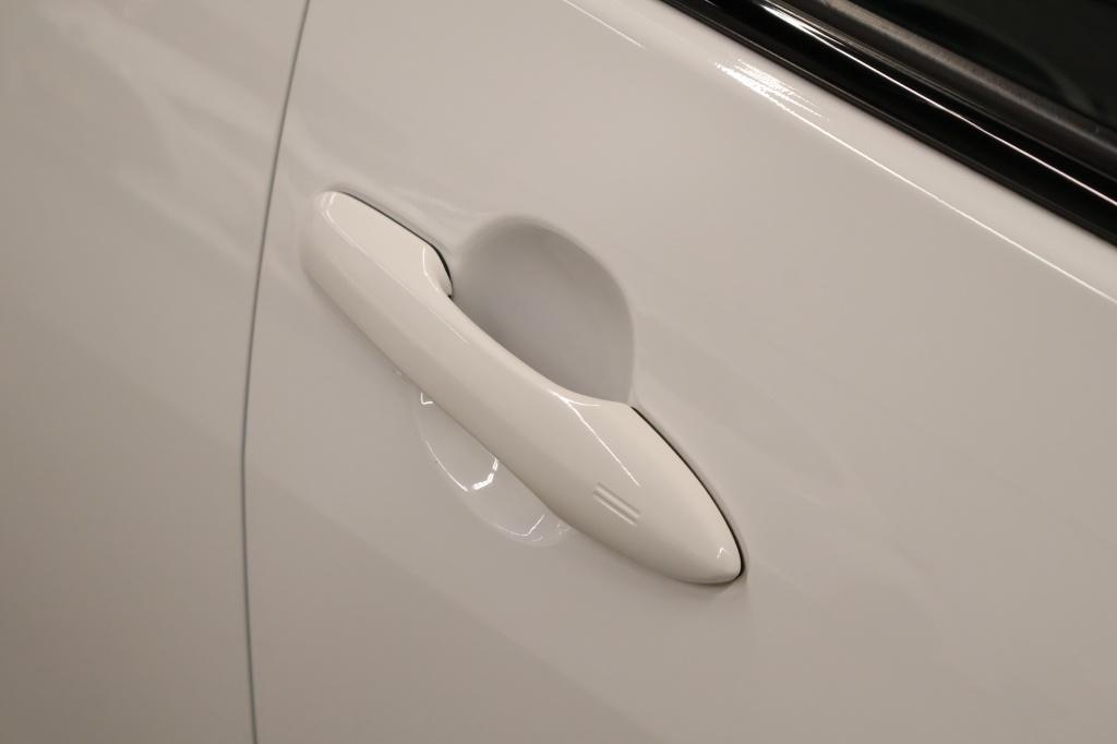 Toyota Yaris 1.5 hybride dynamic| camera| adap.cruise| half leder| climate