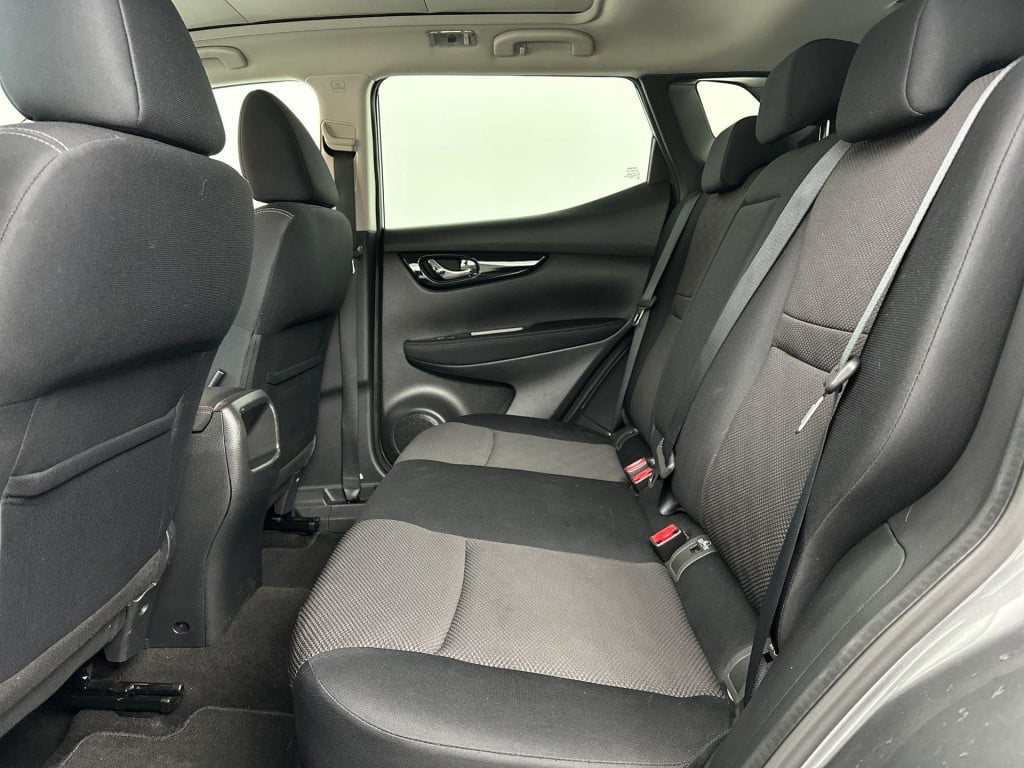 Nissan Qashqai 1.2 connect edition automaat pano camera clima cruise