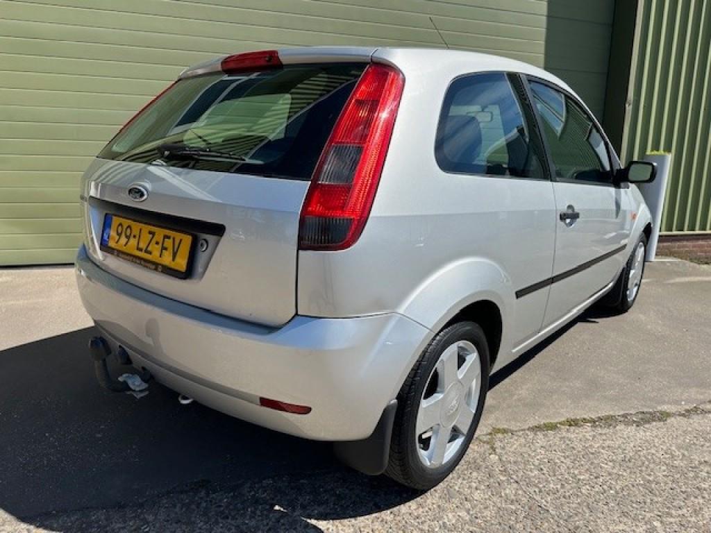 Ford Fiesta 1.4 - 16v trend automaat