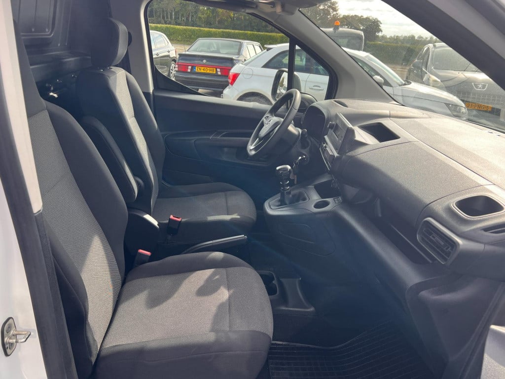 Opel Combo 1.5d l1h1 edition, trekhaak enz...