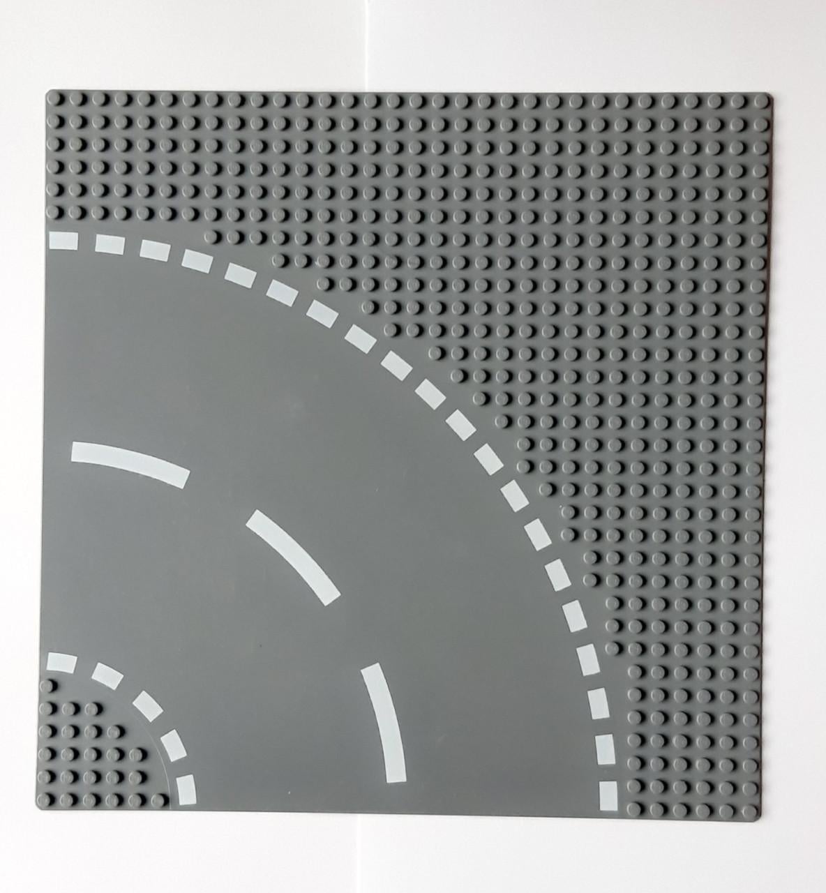 De orginele Lego wegplaten! 1 set bestaande uit 1 bocht + 1 T-weg