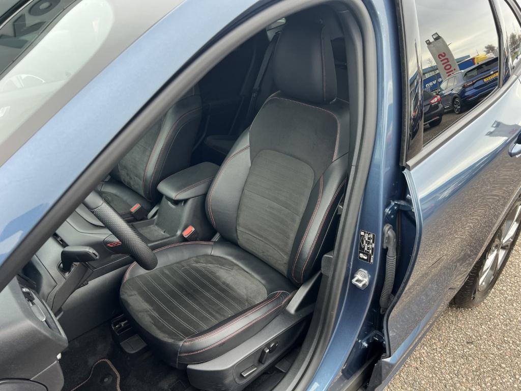 Ford Kuga 2.5 phev e-cvt 225pk st-line x , adaptive cc , voorruitverwarming