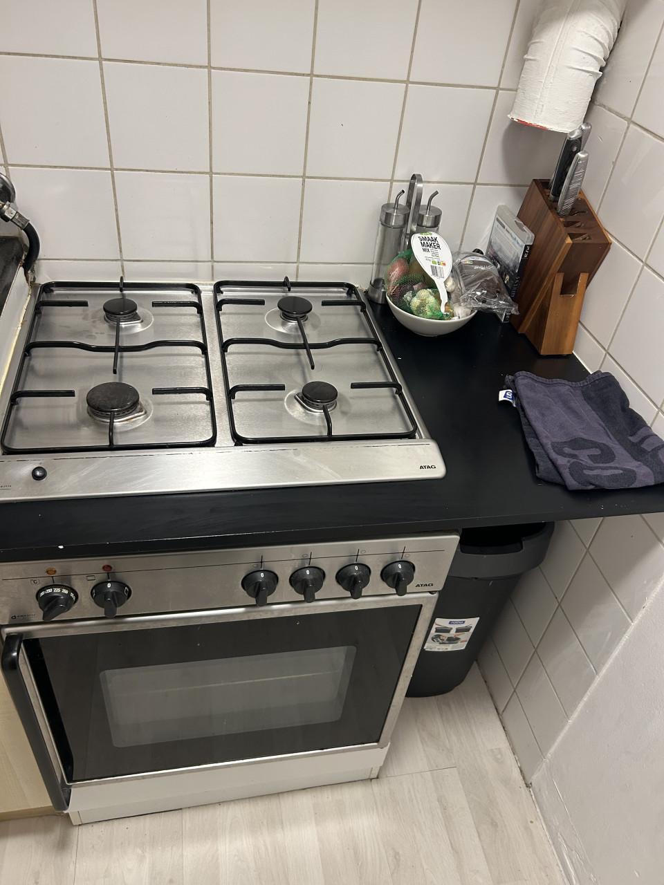 Gratis af te halen fornuis met oven