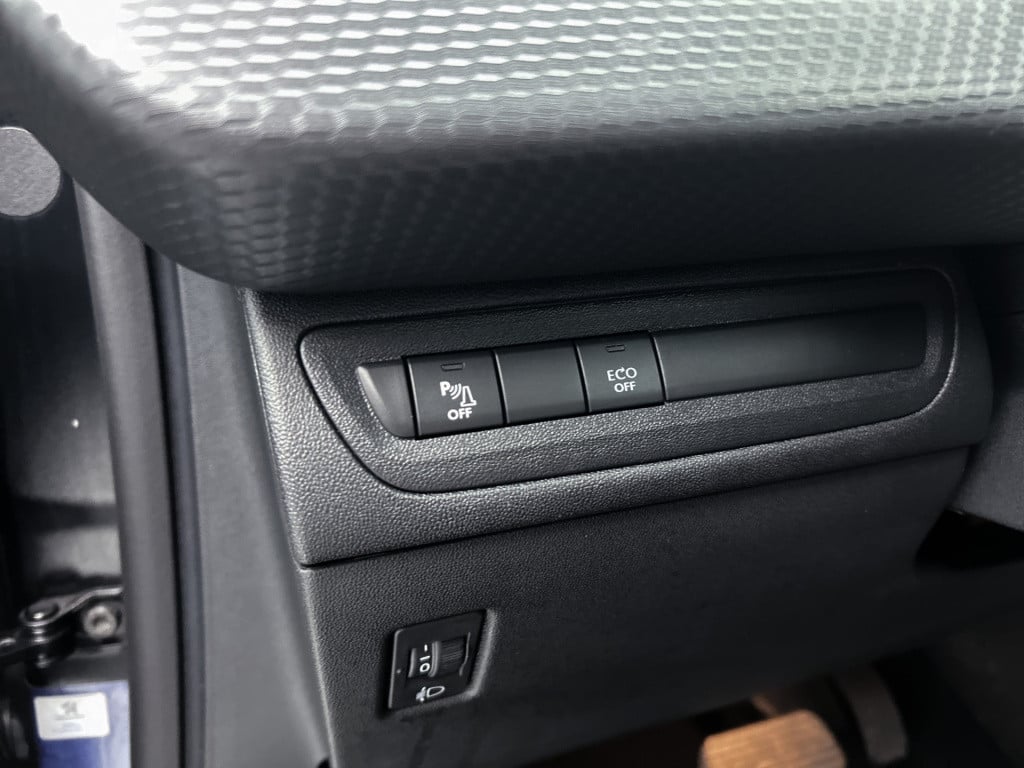 Peugeot 208 110pk automaat allure | rijklaar | panoramadak | navi | achteru