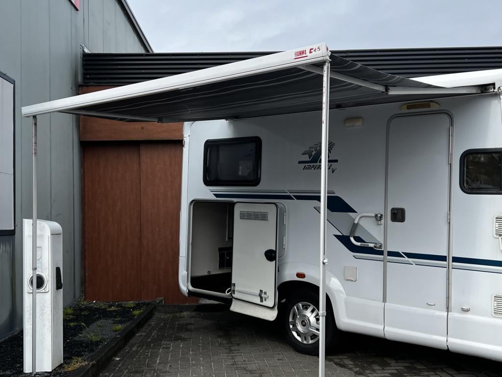 Fiat Ducato weinsberg 2.3 jtd r49 x250/2 | camera | luifel | grote garage |