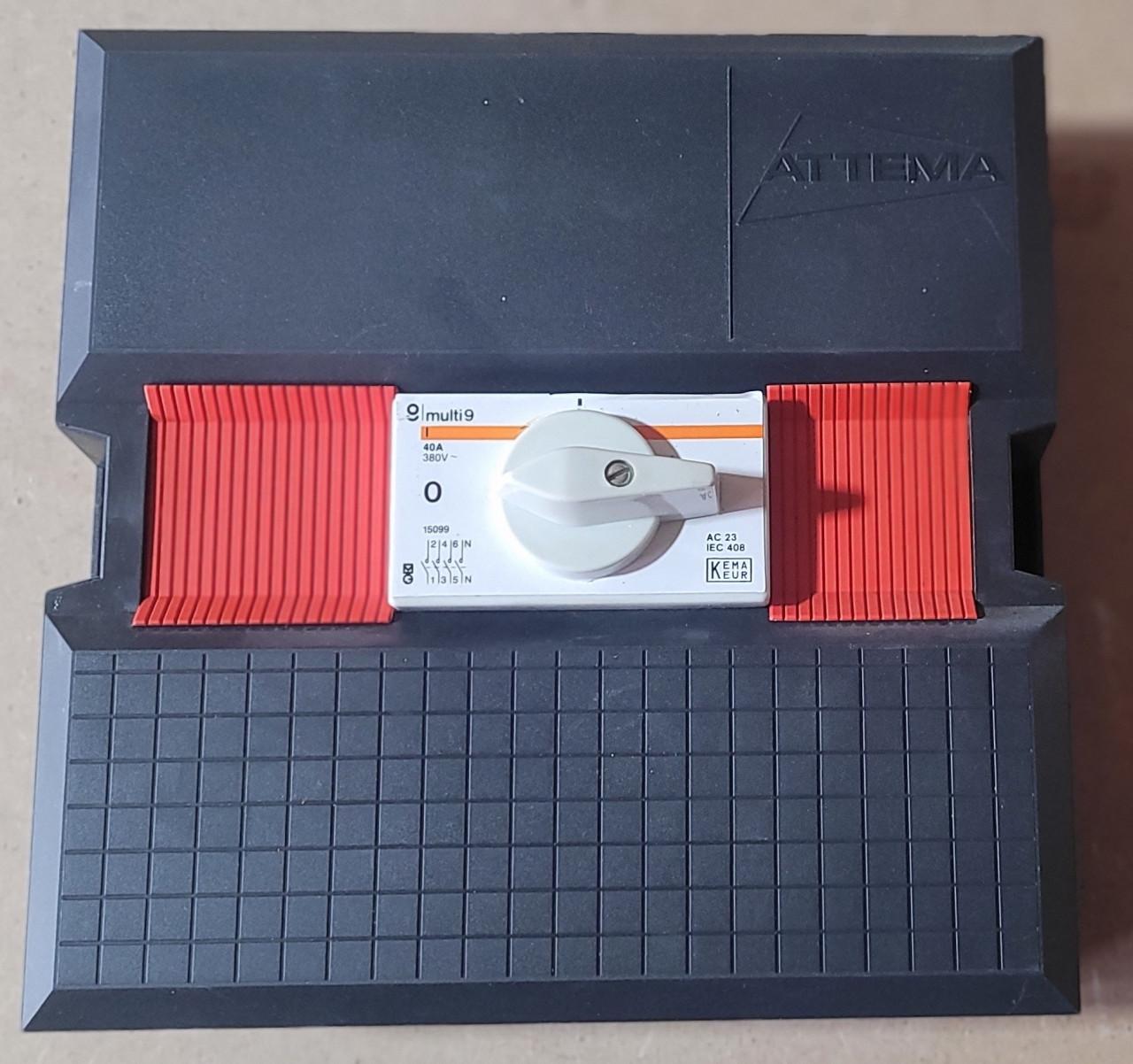 Attema Groepenkast 220x220mm, Hoofdschakelaar 4P-40A