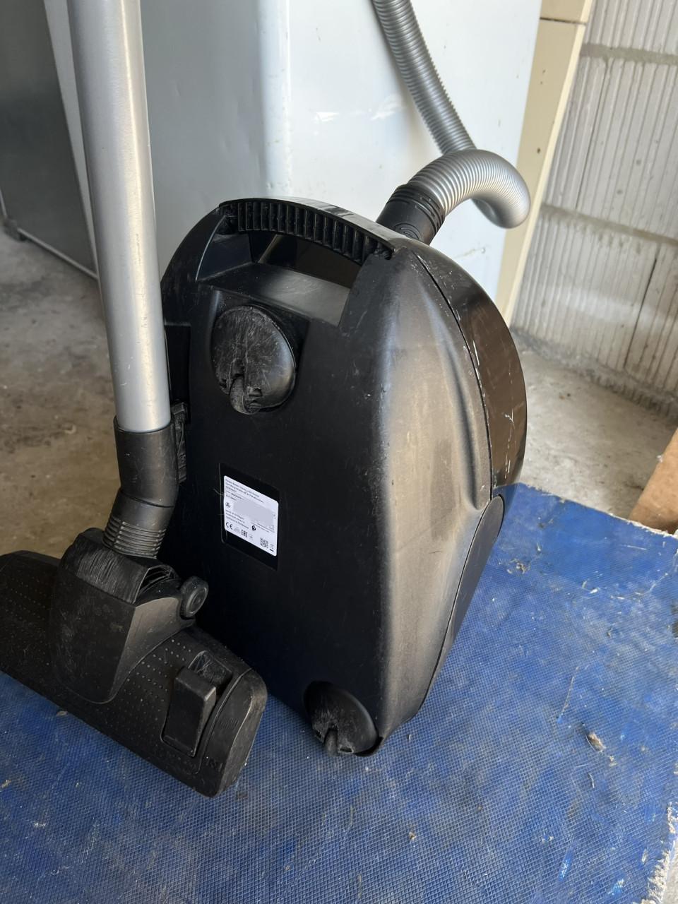 Bosch stofzuiger als nieuw met nieuwe zak