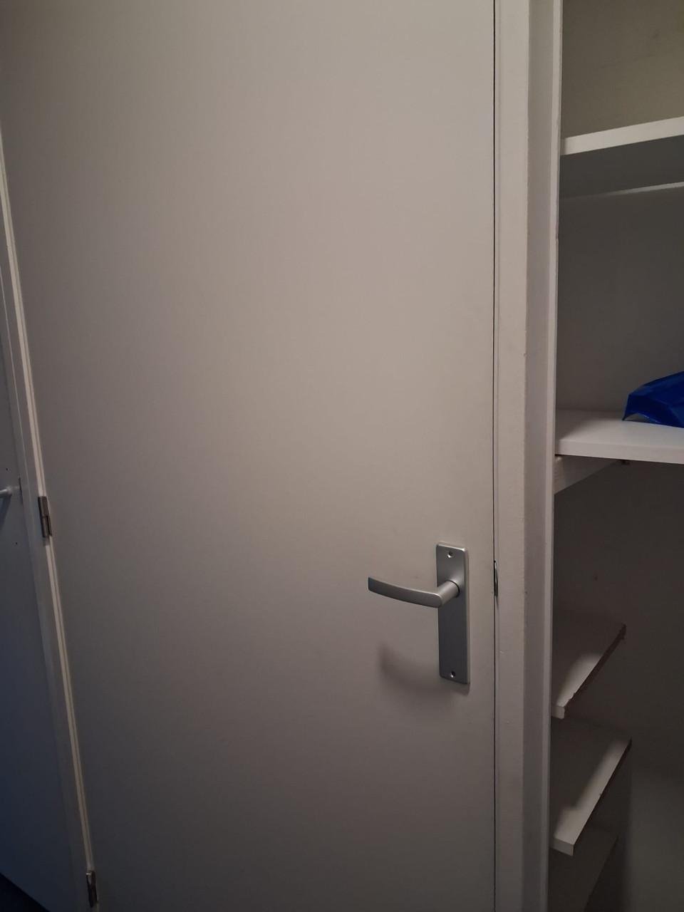 Deuren met kozijnen te koop