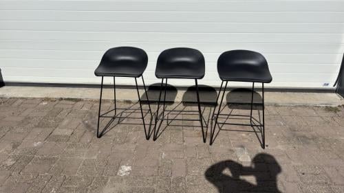 3 metalen barkrukken