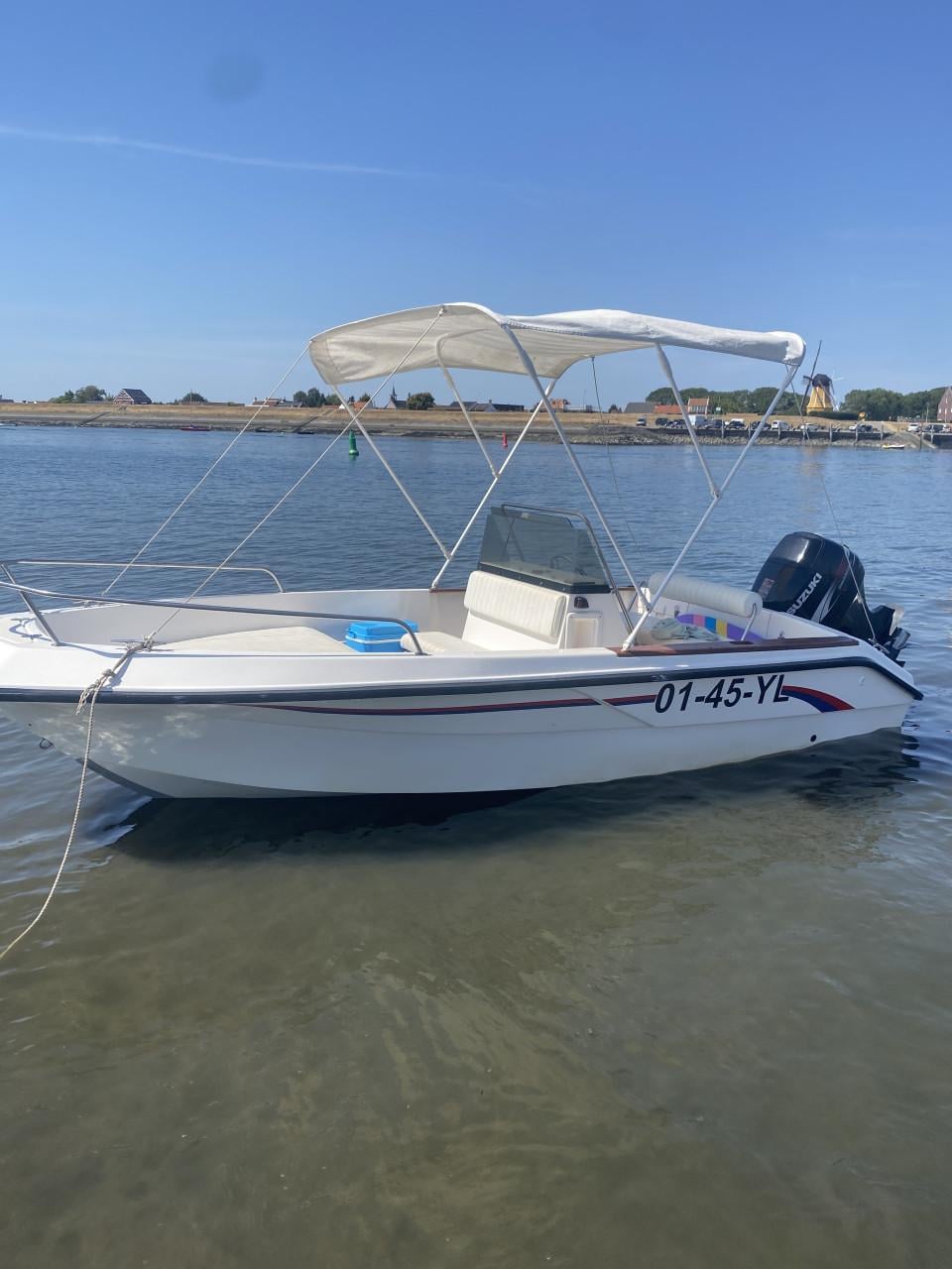 Elan 495 boot met 60pk Suzuki 4 takt en trailer