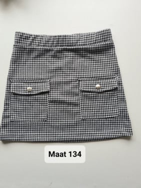 Zwart-wit pied de poule rokje van Destination  Maat 134