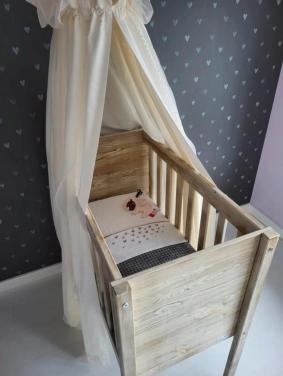 Wieg! als nieuw. matrasje helemaal nieuw!