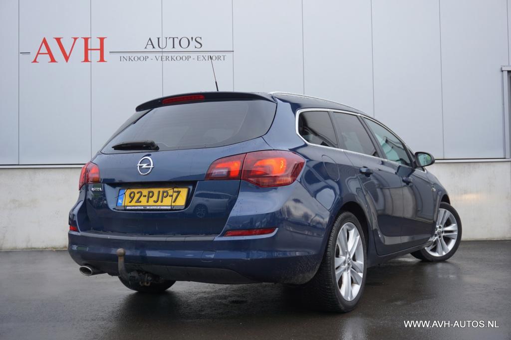 Opel Astra sports tourer 1.4 turbo sport