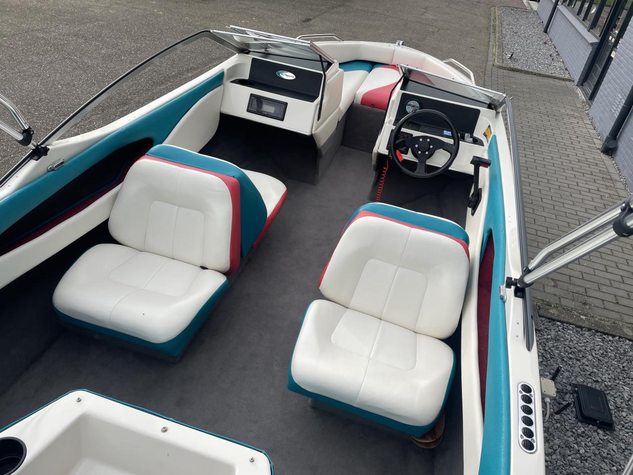 BAYLINER CAPRI BOWRIDER