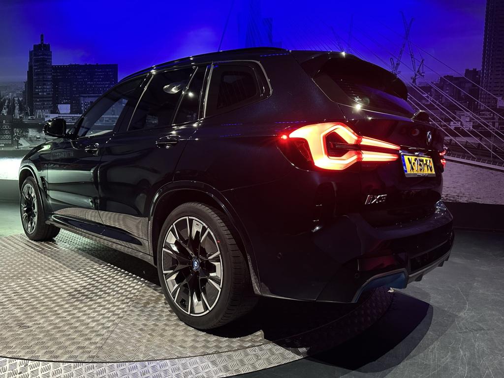 BMW Ix3 high executive 80 kwh *panoramadak*360camera*hud*harmankardon*