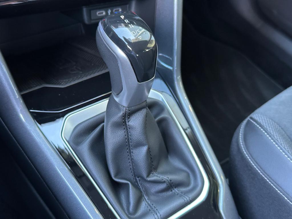 Volkswagen T-roc 1.5 tsi 150pk dsg style | trekhaak | navi | iq light | ada