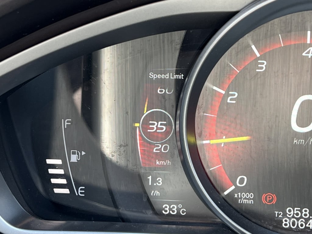 Volvo V40 t3 153pk nordic+sport| standkachel| trekhaak| navi| r-design