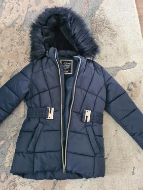 Mooie meisjes jas maat 134