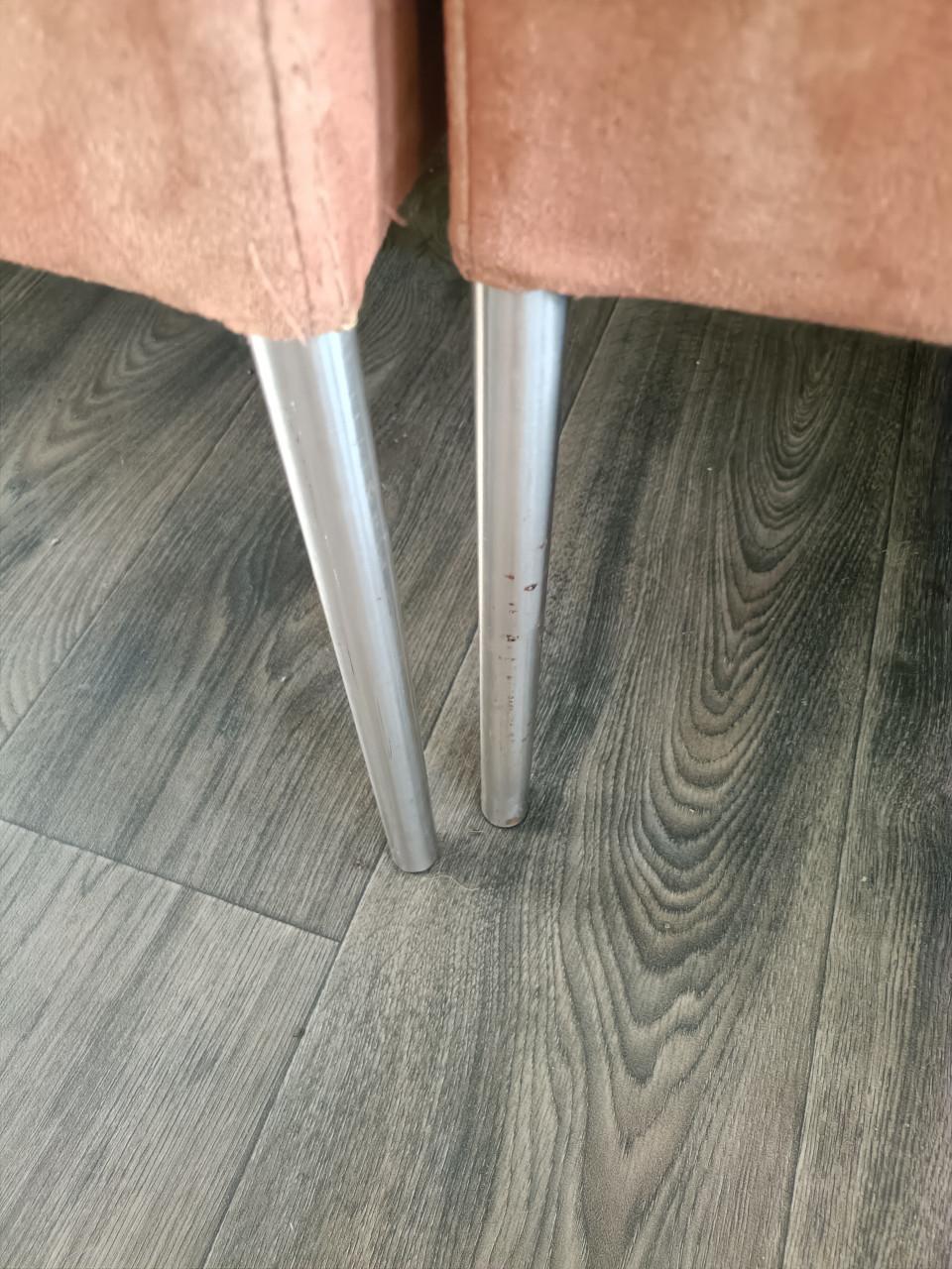2 eettafelstoelen