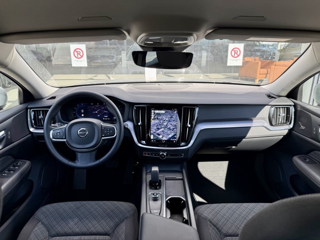 Volvo V60 b3 aut7 163pk essential ed| adap.cruise| camera| stoel.verw