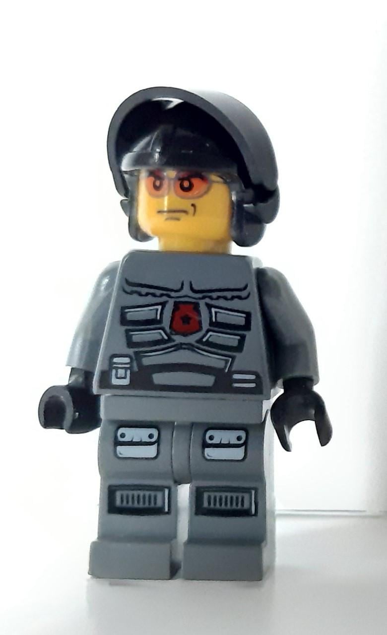 LEGO Minifigures Space Police 3: Officer 1, 2, 7, 10 en 14