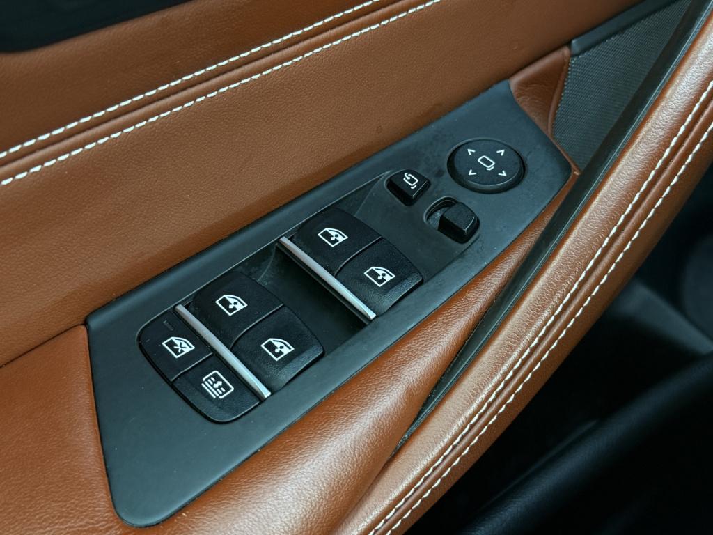 BMW 5 Serie 540i xdrive high executive m-sport | acc | leder | harman / kar