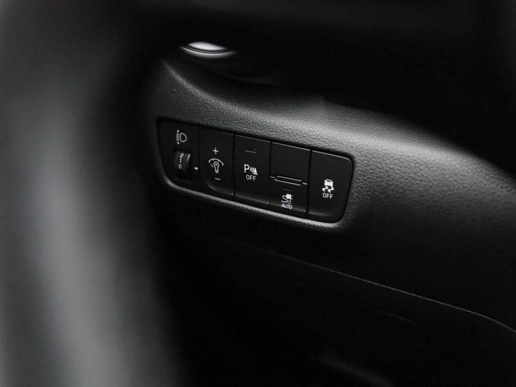 Hyundai Kona ev fashion 39 kwh | navi | camera | lmv | pdc | climate