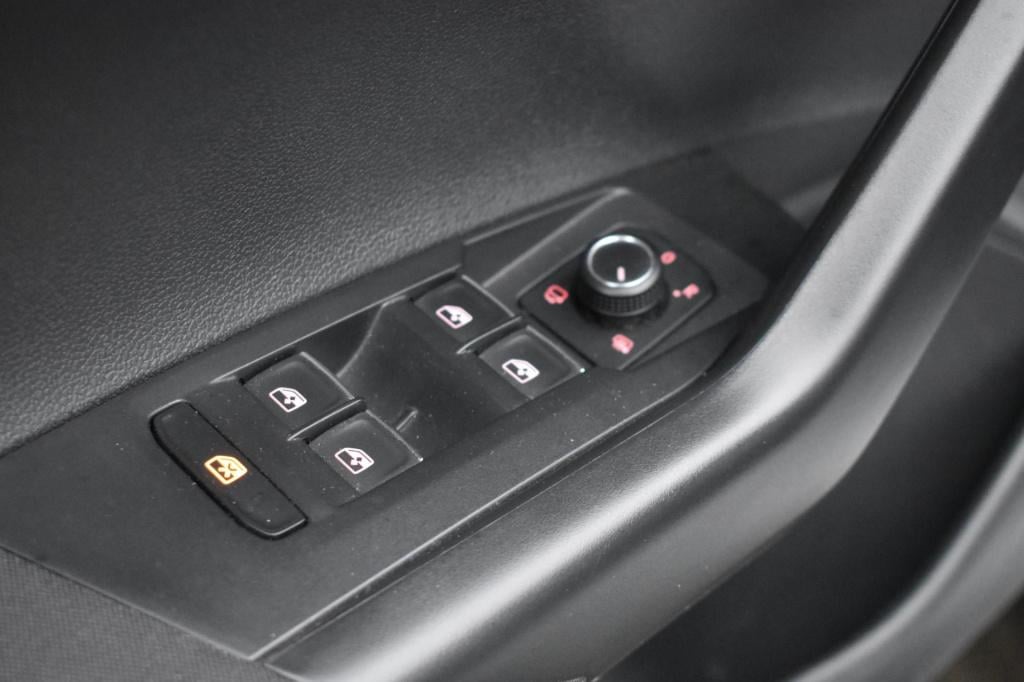 Volkswagen Polo 1.0 tsi highline | stoelverwarming | adaptieve cruise contr