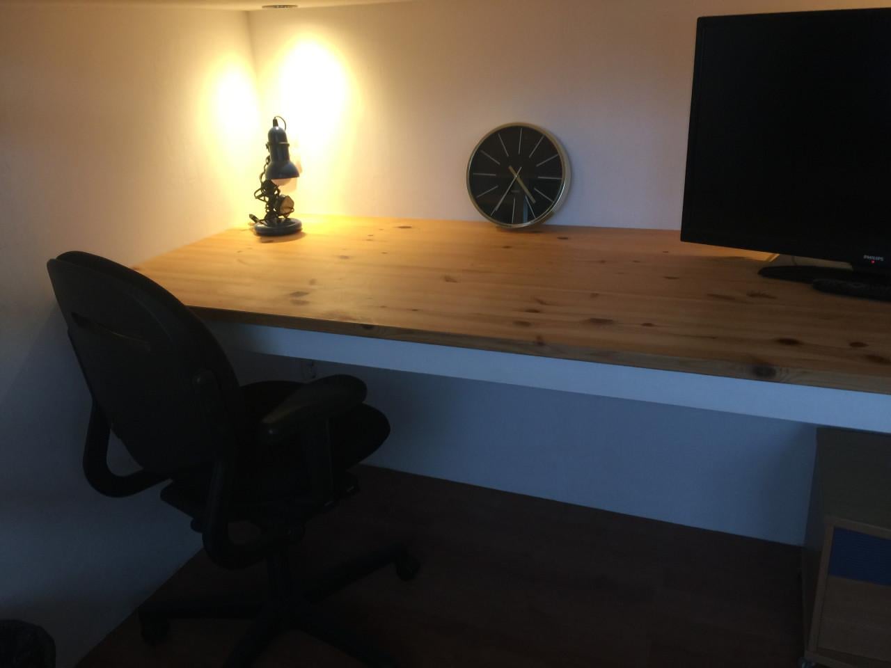 Mooie gestoffeerde en gemeubileerde kamer te huur in Goes Noord.