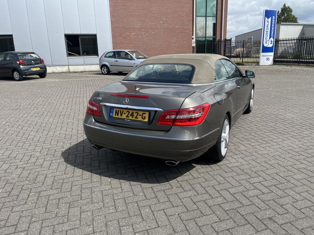 Mercedes-Benz E-Klasse cabrio 300 cgi elegance 118 dkm zeer mooie cabrio