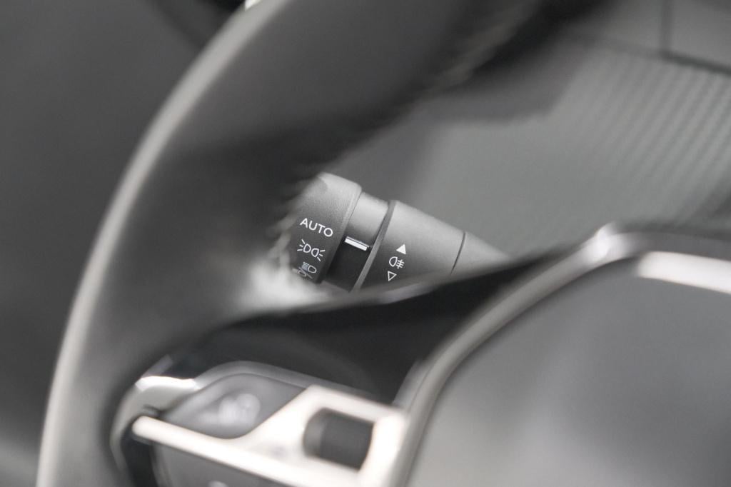 Peugeot 208 puretech 75 active pack | navigatie | parkeersensoren | apple c