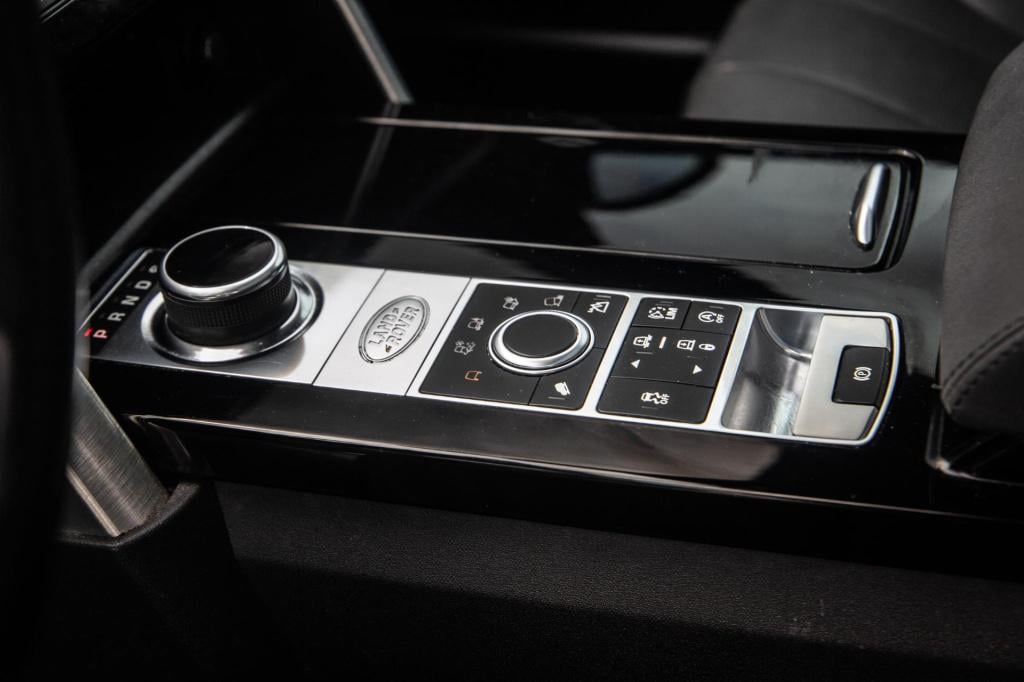 Land Rover Discovery 3.0 td6 hse grijs kenteken / leer / navi / luchtvering