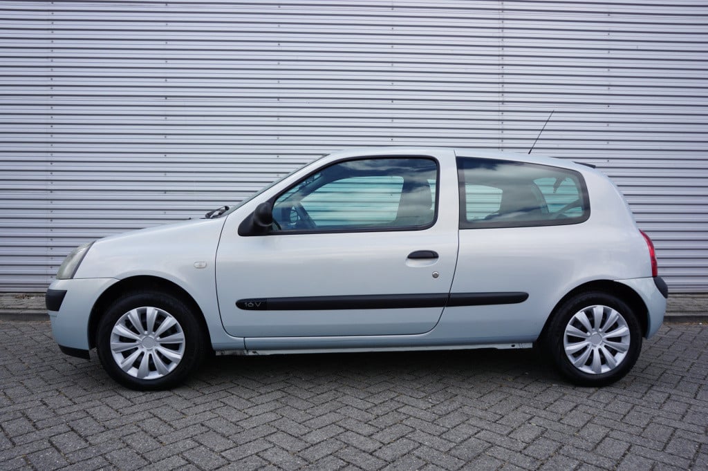 Renault Clio 1.2-16v dynamique airco / elektr. ramen / trekhaak / nap