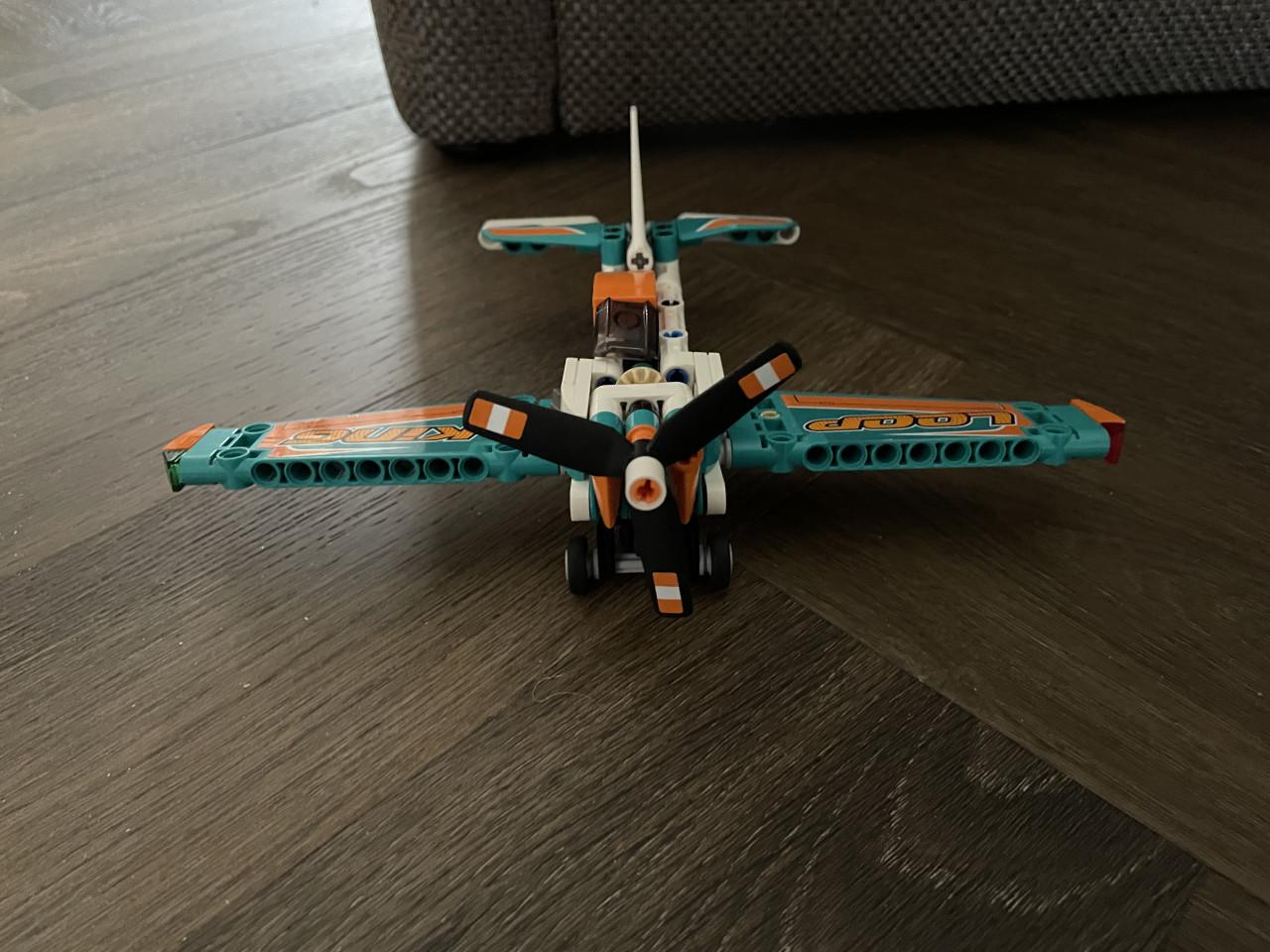 Lego Technic: Racevliegtuig 42117