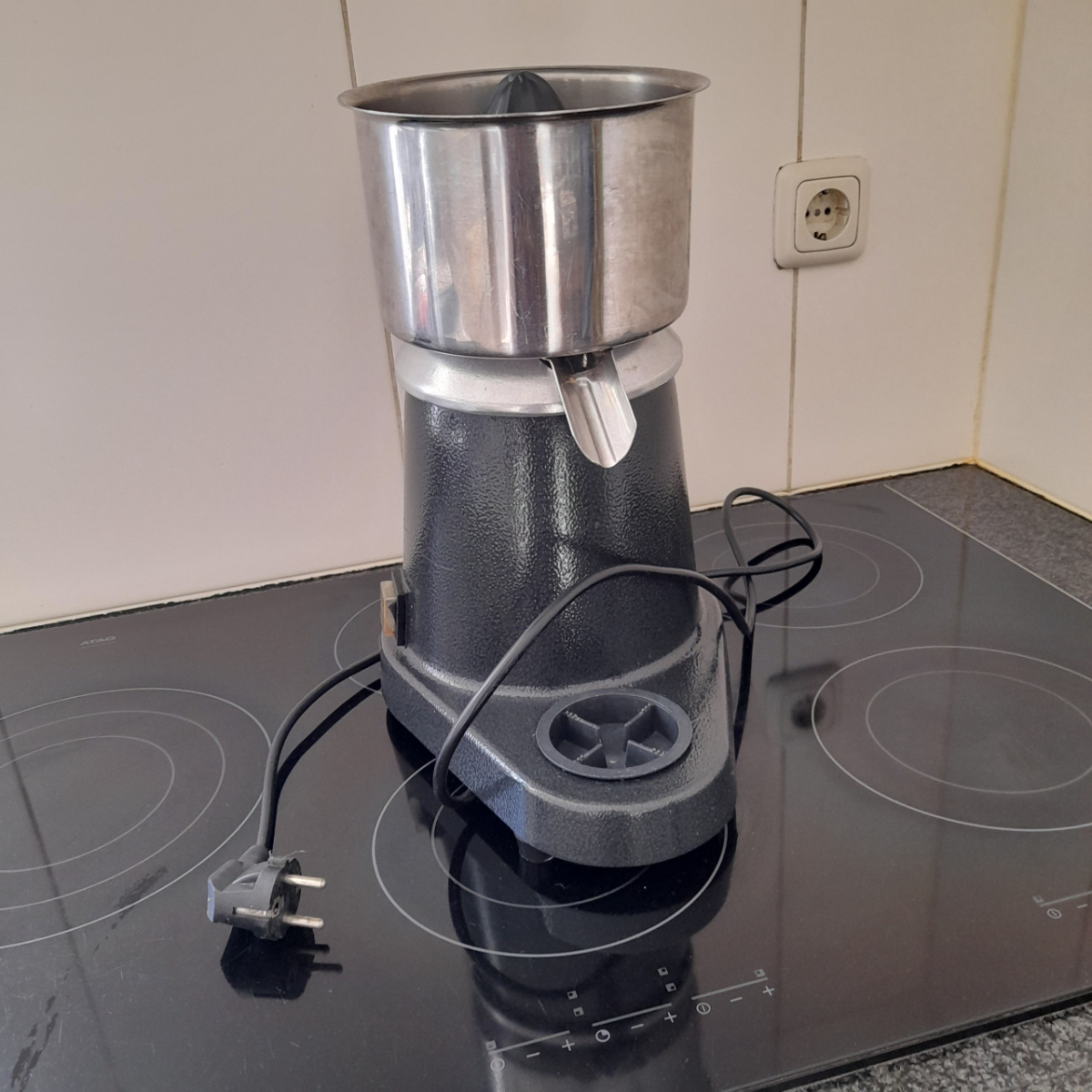 Bitrus Frust Professionele Fruit juicer / citrus pers( in goede nette staat)