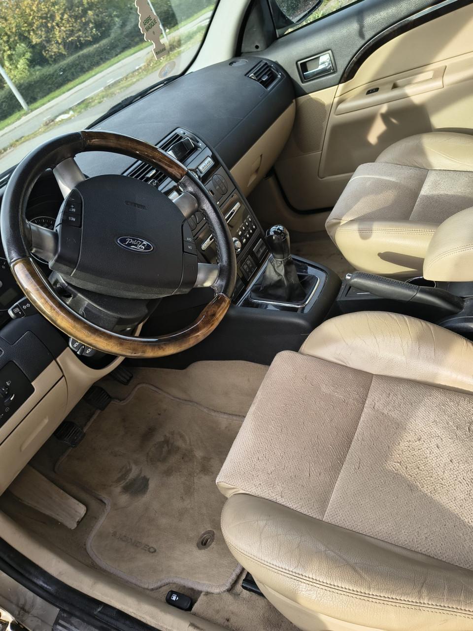 Ford Mondeo (2004), 2.0 liter, 5-deurs Ghia, handgeschakeld