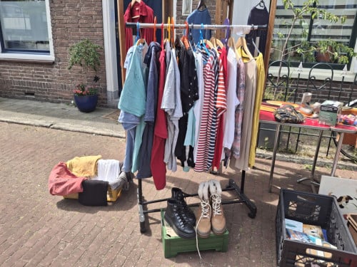 Dames en heren shirts maat XXL en laaarsjes maat 40