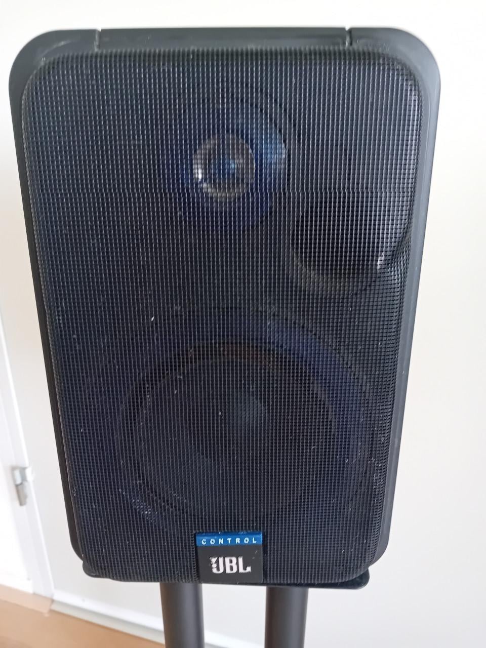Te koop: 2 goede monitor speakers JBL