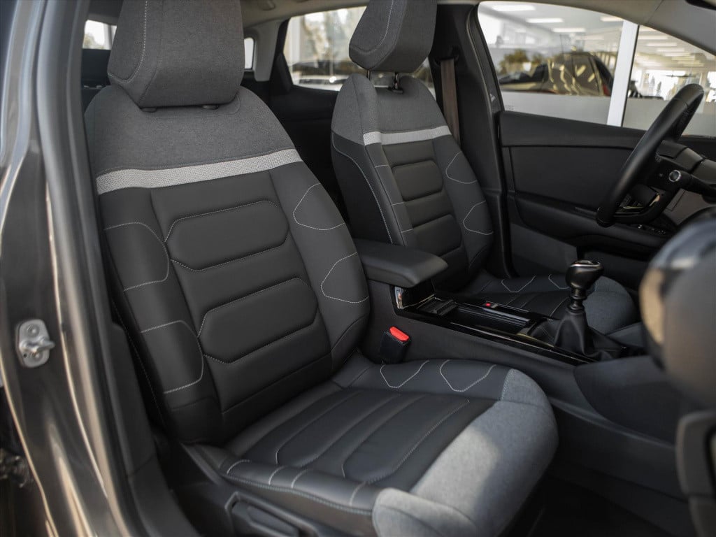 Citroen C4 1.2 puretech 130pk shine | panoramadak | hud | camera | navigati