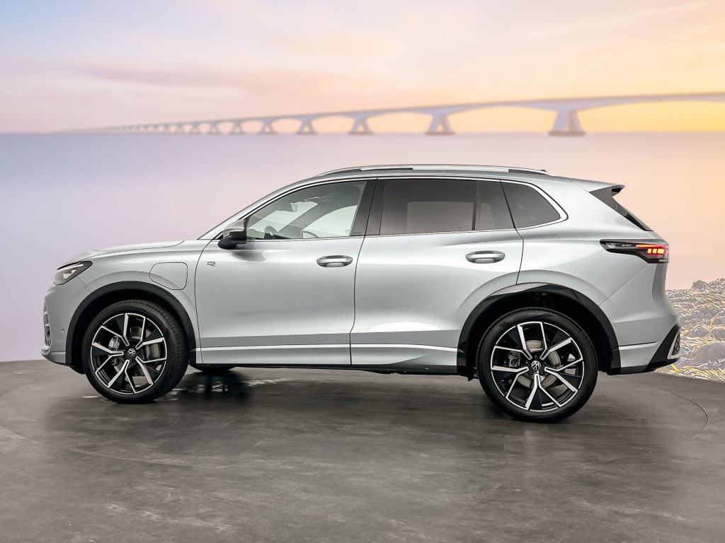 Volkswagen Tiguan r-line-edition 1.5 ehybrid 150 kw / 204 pk suv 6 v