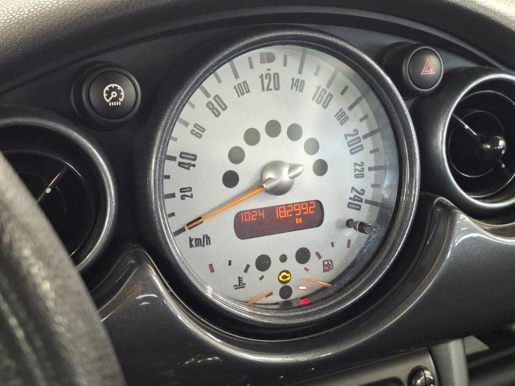 Mini !.6 Cooper-2005-km. 180.000-Airco-stuurbekr-L.M.velgen-apk-2600,=