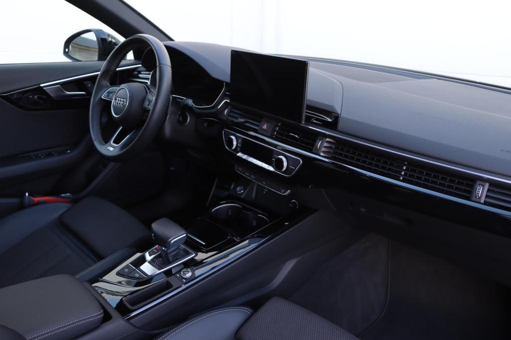 Audi A4 avant 40 tfsi s edition competition 204pk s-tronic