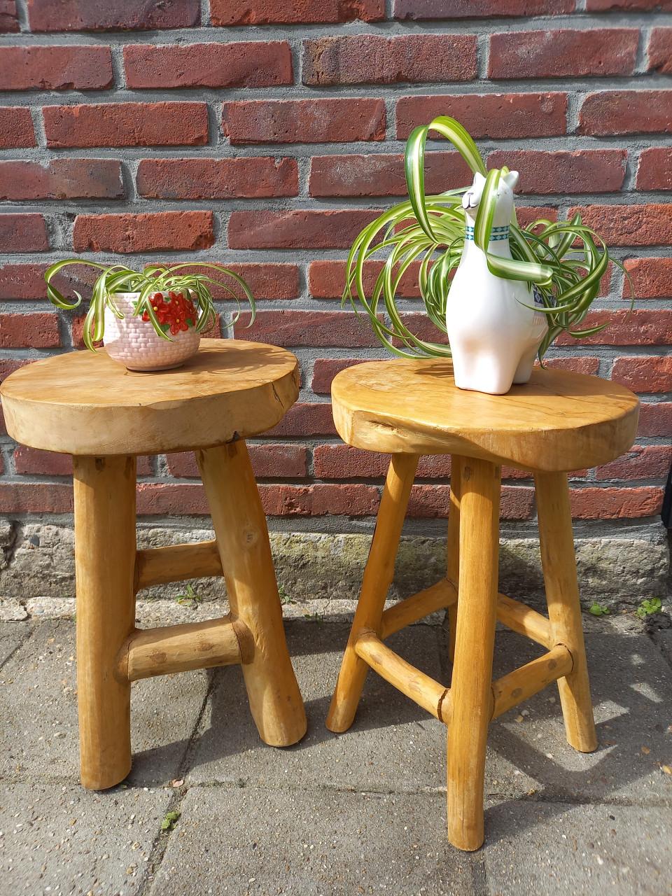 Houten krukjes