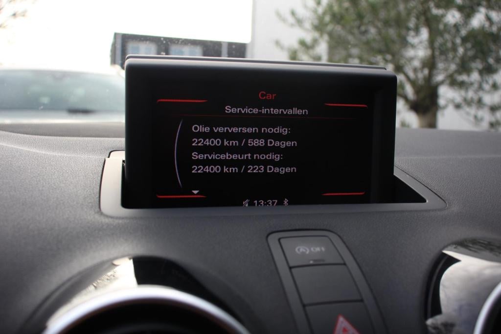 Audi A1 Sportback 1.4 tfsi s-line - stoelverwarming - parkeersensoren - 17 