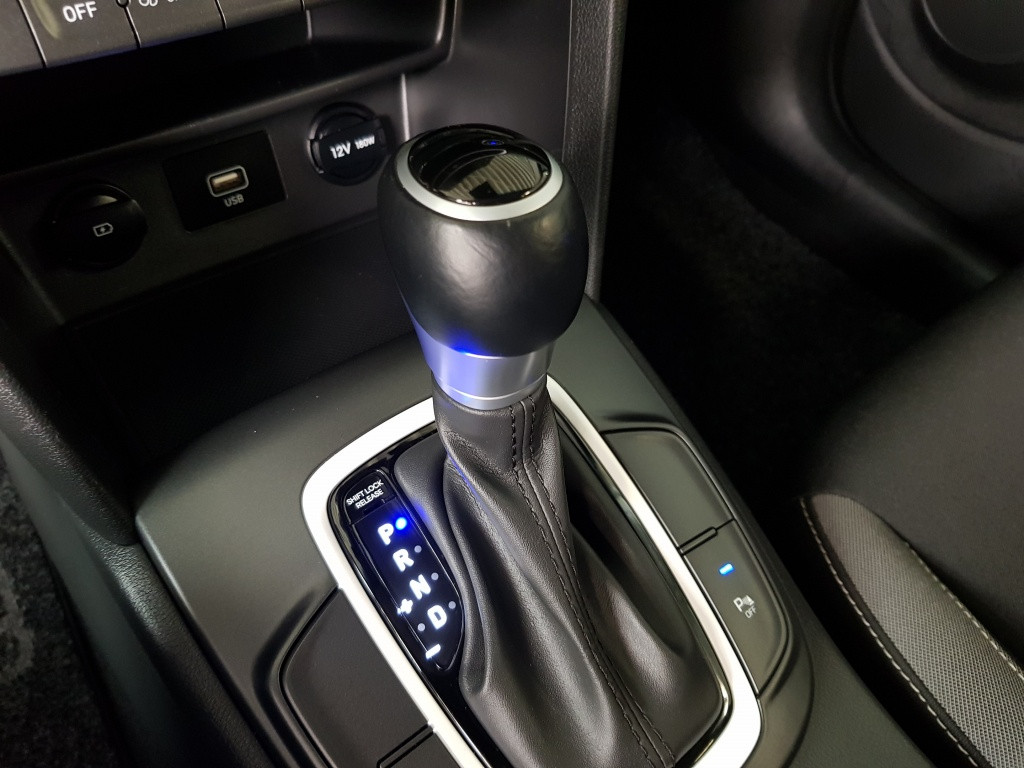 Hyundai Kona hybrid fashion