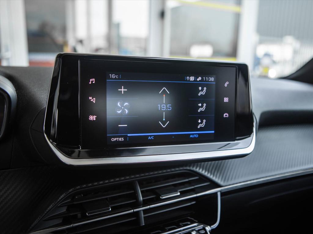 Peugeot 2008 1.2 puretech allure | trekhaak | bluetooth | apple carplay | a