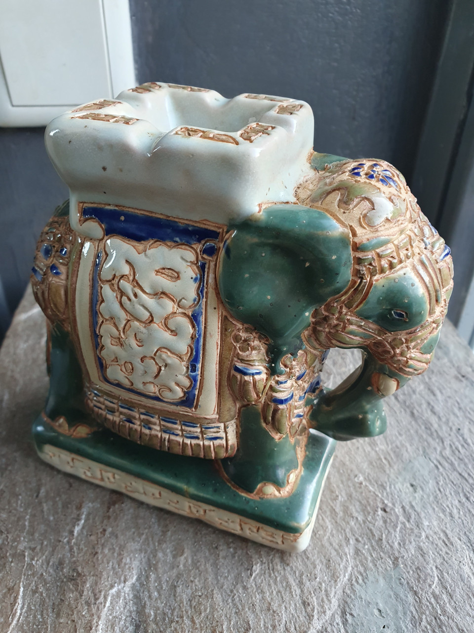 Vintage chinoiserie-asbak olifant, decor MCM Hollywood Regency...