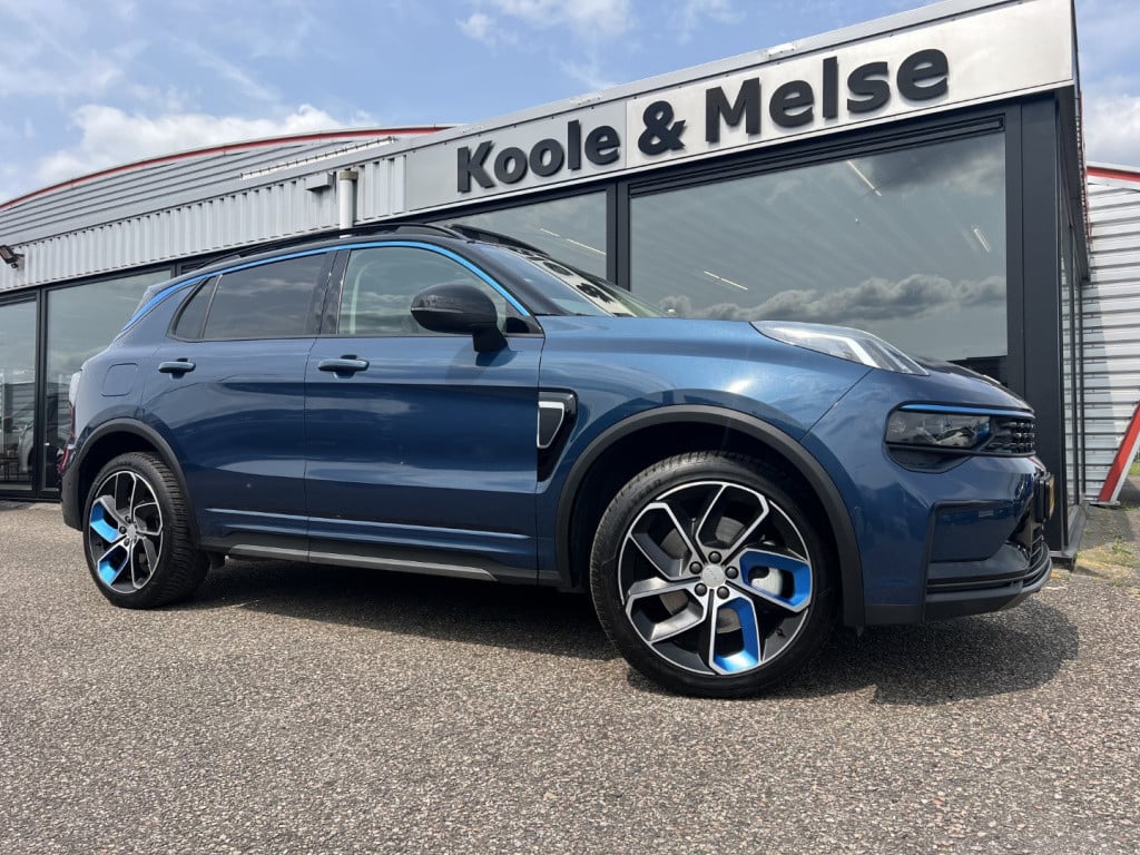 Lynk & Co 01 1.5 261pk plug in hybrid , panodak , carplay